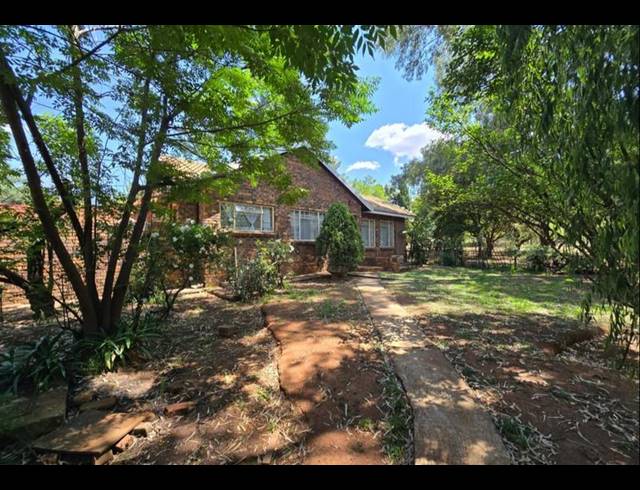 FARM FOR SALE IN WALKERVILLE CENTRAL